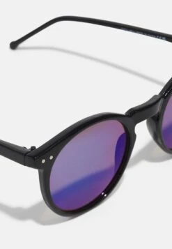 Pier One UNISEX - Sonnenbrille - Black/blue -Bekleidungsgeschäft 11f17cbd777a412ba39007dce293526f