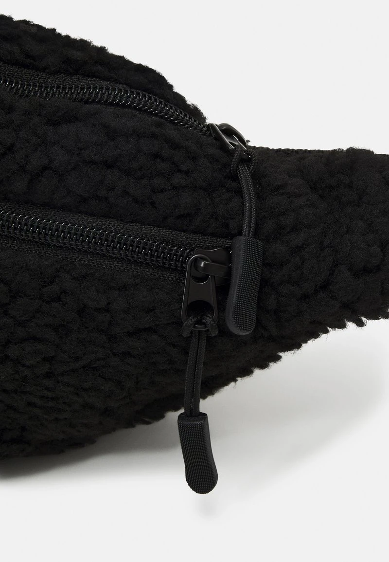 UNISEX - Gürteltasche - black Pier One UNISEX - Gürteltasche - Black -Bekleidungsgeschäft 1359e1e4577d4f99aa4271e5fdf8ee11