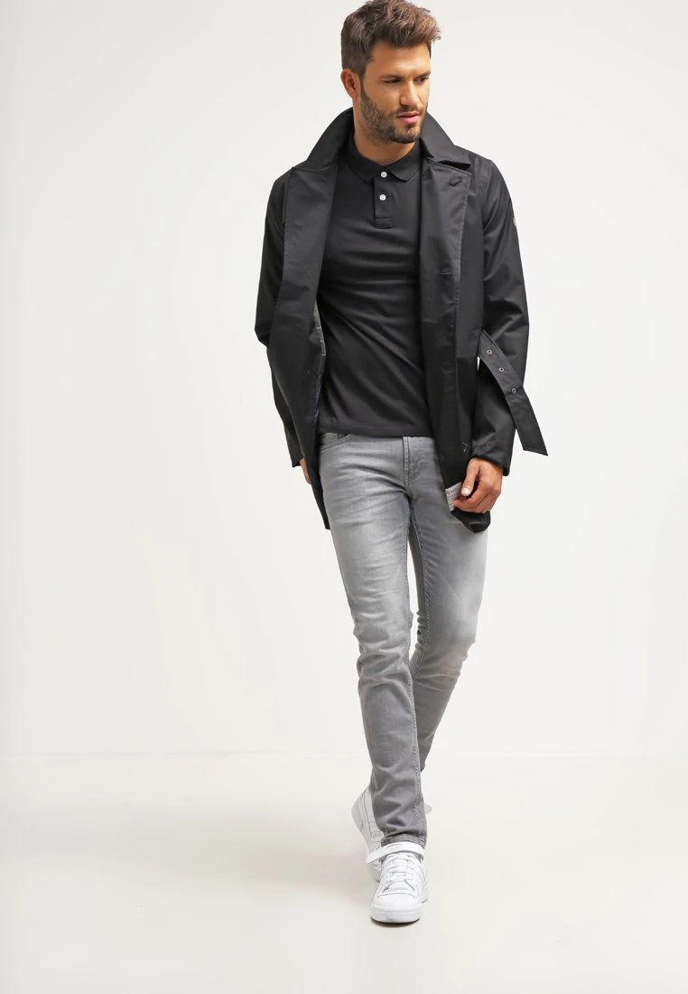 Poloshirt - black Pier One Poloshirt - Black -Bekleidungsgeschäft 13f2a36fa99f4c109696d4b2a79d2362