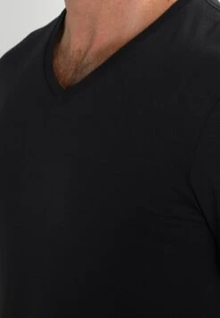 Pier One 2 PACK - T-Shirt Basic - Black -Bekleidungsgeschäft 144a18a099e5428c92602fed22a8b338