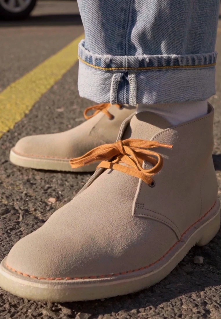 DESERT BOOT - Sportlicher Schnürer - sand Clarks Originals DESERT BOOT - Sportlicher Schnürer - Sand -Bekleidungsgeschäft 1649683136478