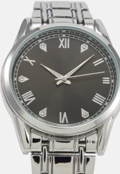 Pier One Uhr - Silver-coloured 3 Pier One Uhr - Silver-coloured -Bekleidungsgeschäft 1a135a3d600e4818a948a57621d2eb8b