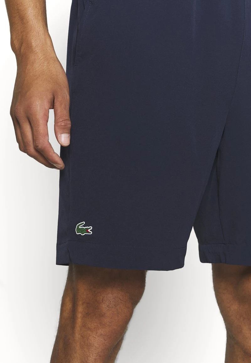 TENNIS SHORT - kurze Sporthose - navy blue/white Lacoste Sport TENNIS SHORT - Kurze Sporthose - Navy Blue/white -Bekleidungsgeschäft 1c23703579684a5cbf93d48471c42d61
