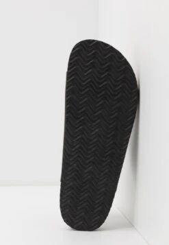 Pier One UNISEX - Hausschuh - Brown 4 Pier One UNISEX - Hausschuh - Brown -Bekleidungsgeschäft 23e143c048ee4fd8b5e22a3556ccfbfb