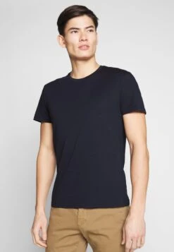 Pier One 2 PACK - T-Shirt Basic - White/dark Blue 2 Pier One 2 PACK - T-Shirt Basic - White/dark Blue -Bekleidungsgeschäft 29e824f9825c4b58be6620e83ee4ac6b