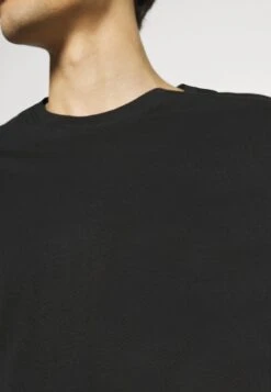 Pier One Nachtwäsche Set - Black 3 Pier One Nachtwäsche Set - Black -Bekleidungsgeschäft 2d7a3bf373434ec99530f26b5c489aa6