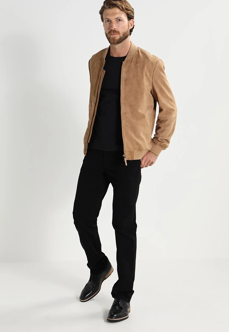 2 PACK - T-Shirt basic - black Pier One 2 PACK - T-Shirt Basic - Black -Bekleidungsgeschäft 35835f1f7ec34bcbb6afcefdcb0a6684