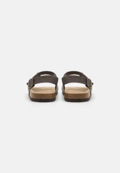 Pier One UNISEX - Riemensandalette - Dark Brown 2 Pier One UNISEX - Riemensandalette - Dark Brown -Bekleidungsgeschäft 3ab13fc8e6dd44d39a02f99a9fd8e8e2