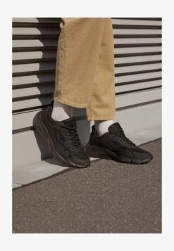 YOURTURN UNISEX - Sneaker Low - Black 2 YOURTURN UNISEX - Sneaker Low - Black -Bekleidungsgeschäft 3c4212c7515d4c01b4e62b5cb3b1bfbb