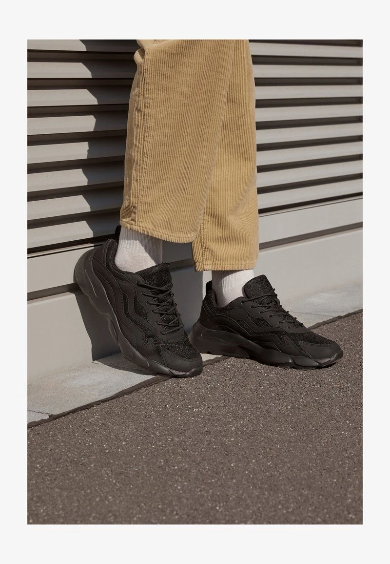 UNISEX - Sneaker low - black YOURTURN UNISEX - Sneaker Low - Black -Bekleidungsgeschäft 3c4212c7515d4c01b4e62b5cb3b1bfbb