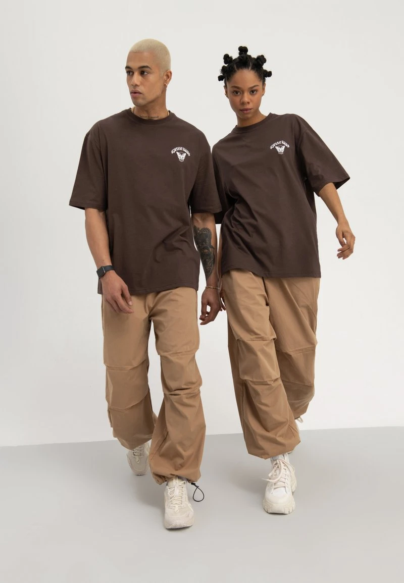 UNISEX - T-Shirt print - brown YOURTURN UNISEX - T-Shirt Print - Brown -Bekleidungsgeschäft 4162ca8ca05a4e9db601317cd692f862