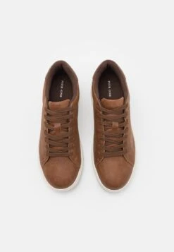 Pier One UNISEX - Sneaker Low - Cognac 3 Pier One UNISEX - Sneaker Low - Cognac -Bekleidungsgeschäft 4255542b254043c59f79012041804d27