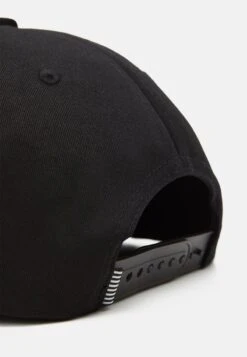 Pier One UNISEX - Cap - Black 3 Pier One UNISEX - Cap - Black -Bekleidungsgeschäft 455d5d07f8b1415e9e4343f949489ce1