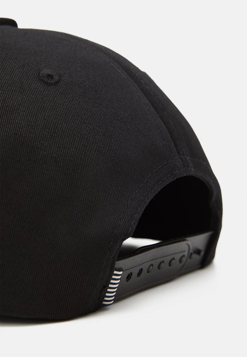 UNISEX - Cap - black Pier One UNISEX - Cap - Black -Bekleidungsgeschäft 455d5d07f8b1415e9e4343f949489ce1