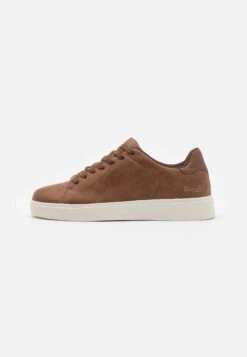 Bekleidungsgeschäft 19 Pier One UNISEX - Sneaker Low - Cognac