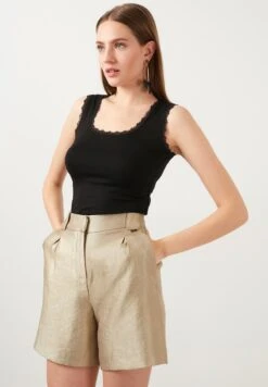 LELA SQUARE NECK LACE DETAILED ATHLETE - Top - Black 3 LELA SQUARE NECK LACE DETAILED ATHLETE - Top - Black -Bekleidungsgeschäft 498cdc424a3e4e7784f7aac3e8481d19