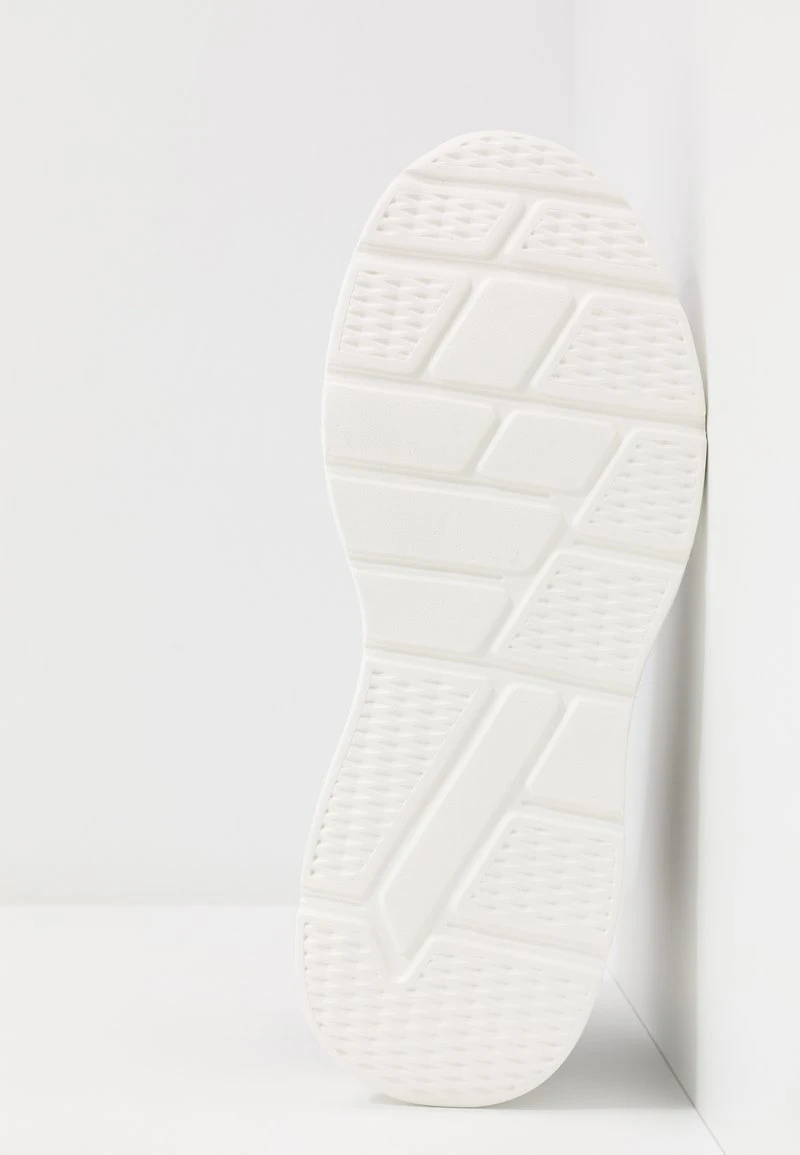 Sneaker high - black/white Pier One Sneaker High - Black/white -Bekleidungsgeschäft 52b5e07059e148baa03e0194b33ba8c5