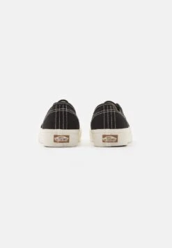 Vans AUTHENTIC VR3 UNISEX - Sneaker Low - Black/marshmallow 2 Vans AUTHENTIC VR3 UNISEX - Sneaker Low - Black/marshmallow -Bekleidungsgeschäft 55e9c069a25a453abb569dbefc1b7c1a