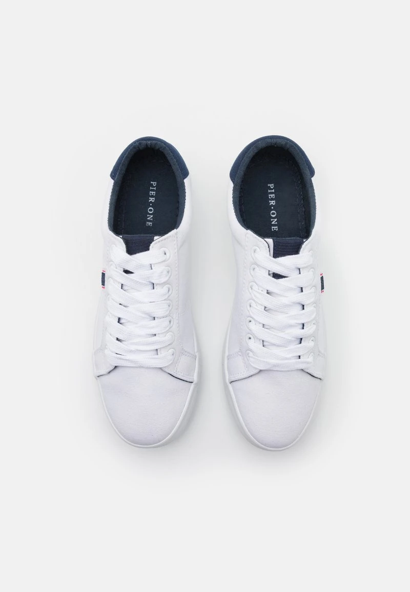 Sneaker low - white Pier One Sneaker Low - White -Bekleidungsgeschäft 73f6fbdbaa31443c96672472f534f48e