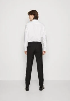 Pier One SET - Anzug - Black 4 Pier One SET - Anzug - Black -Bekleidungsgeschäft 8dfce3cb1d0847869705990ca253a88a