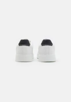 Pier One UNISEX - Sneaker Low - White 2 Pier One UNISEX - Sneaker Low - White -Bekleidungsgeschäft 93389823d7c54ea3baab2e6817d7366e