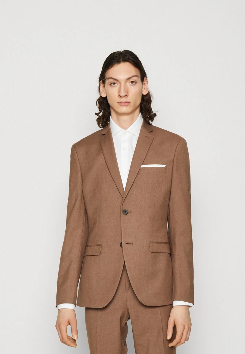 THE FASHION SUIT NOTCH POCKET SQUARE - Anzug - chestnut THE FASHION SUIT NOTCH POCKET SQUARE - Anzug - Chestnut -Bekleidungsgeschäft 939556fd199b4b07a82a66dcc7055ccb