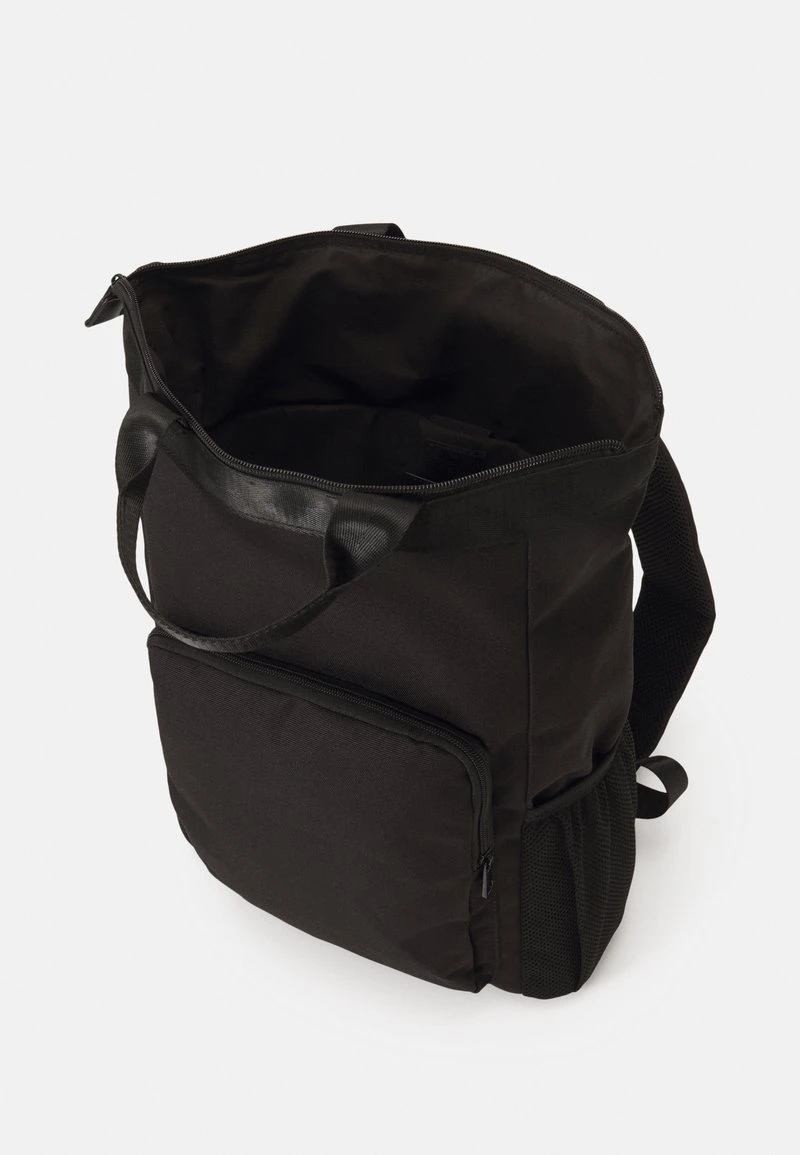 UNISEX - Tagesrucksack - black Pier One UNISEX - Tagesrucksack - Black -Bekleidungsgeschäft 944484f7664440f7979932799213ef04