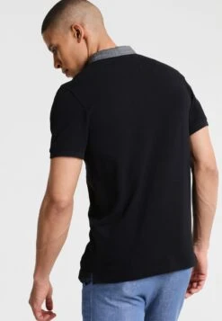 Pier One Poloshirt - Black 2 Pier One Poloshirt - Black -Bekleidungsgeschäft 9609f263966e4f46b41b859794e6e991