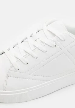 Pier One UNISEX - Sneaker Low - White 5 Pier One UNISEX - Sneaker Low - White -Bekleidungsgeschäft 9df20e8fbfac4dbbaad7e726f8a84e52