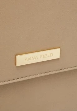 Anna Field Notebooktasche - Tan 3 Anna Field Notebooktasche - Tan -Bekleidungsgeschäft a565054d8e2d4f83b963eb734abf3e06