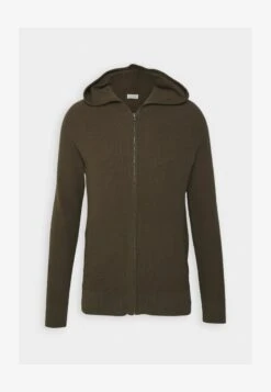 Pier One Strickjacke - Olive 3 Pier One Strickjacke - Olive -Bekleidungsgeschäft a81152b028c541559bc8c312bc754da5 1