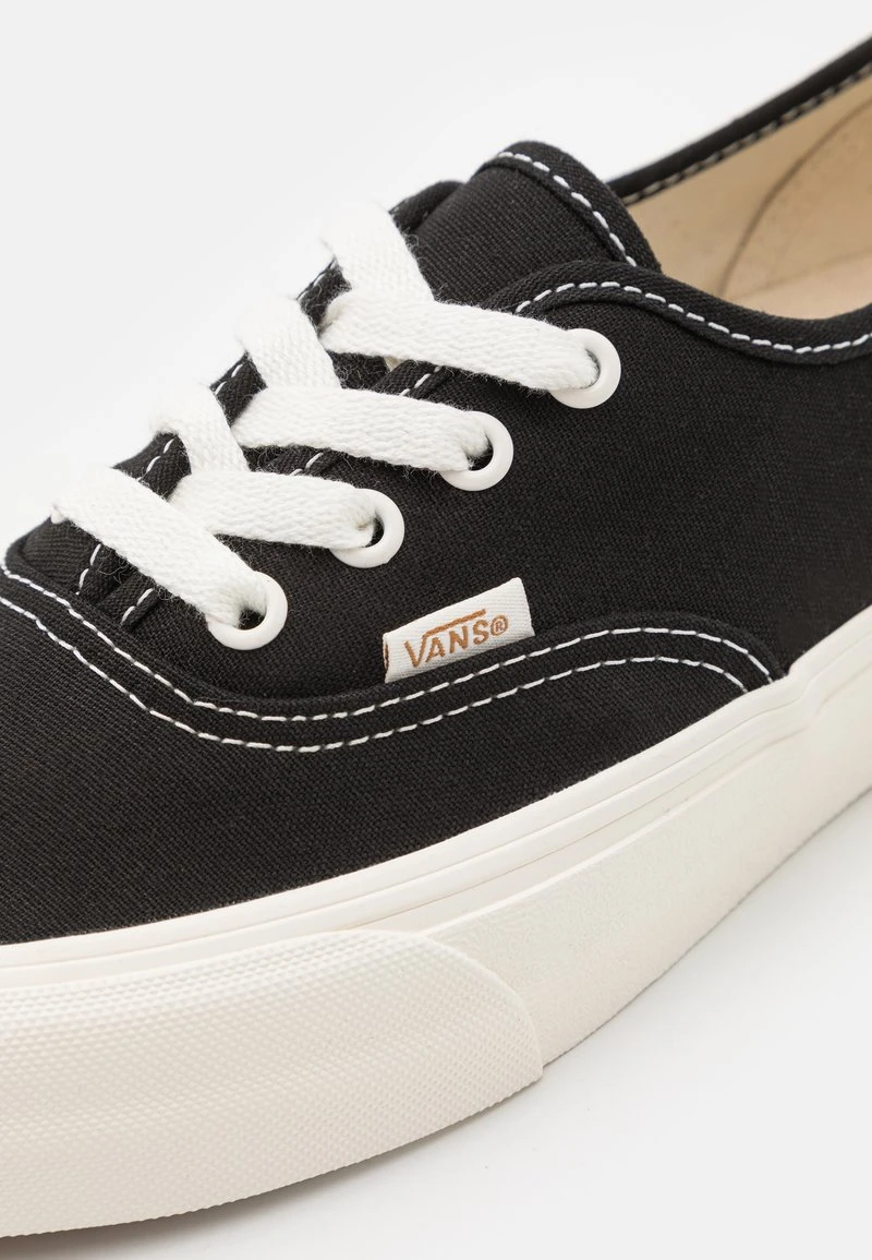 AUTHENTIC VR3 UNISEX - Sneaker low - black/marshmallow Vans AUTHENTIC VR3 UNISEX - Sneaker Low - Black/marshmallow -Bekleidungsgeschäft b02ba3283976411f9167e7fb2349148c