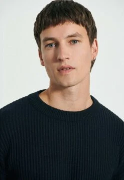 Strickpullover - Navy 3 Strickpullover - Navy -Bekleidungsgeschäft b8e9a436b91e47b49cf70249bf86d934