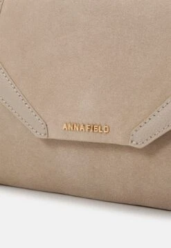 Anna Field LEATHER - Clutch - Taupe 5 Anna Field LEATHER - Clutch - Taupe -Bekleidungsgeschäft c933426553bb4831a448eeab65bcefad