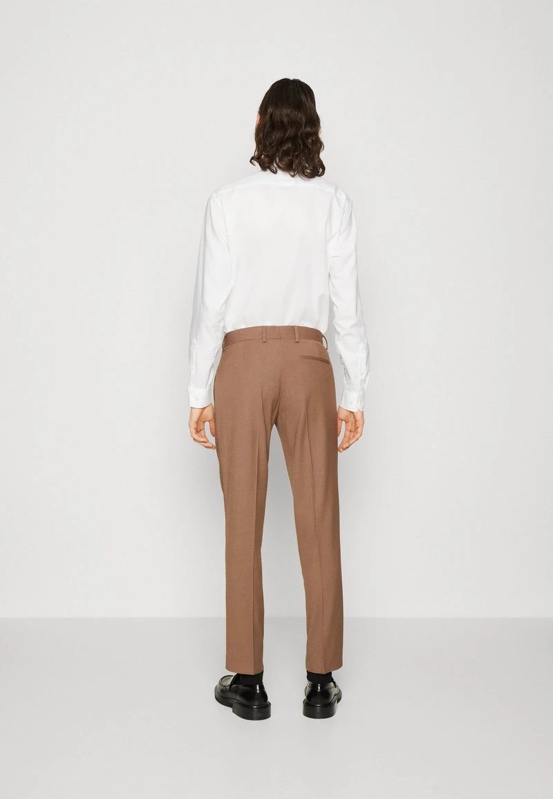 THE FASHION SUIT NOTCH POCKET SQUARE - Anzug - chestnut THE FASHION SUIT NOTCH POCKET SQUARE - Anzug - Chestnut -Bekleidungsgeschäft cd2ab30c46004cbf904c99effc37bfe1