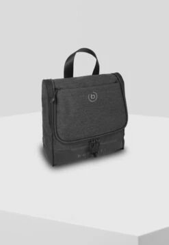 Bugatti MIT PRAKTISCHEM AUFHÄNGER - Kosmetiktasche - Black 4 Bugatti MIT PRAKTISCHEM AUFHÄNGER - Kosmetiktasche - Black -Bekleidungsgeschäft d19071958a874a2393952252dad21f11 1