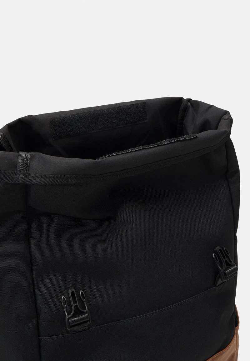 UNISEX - Tagesrucksack - brown/black Pier One UNISEX - Tagesrucksack - Brown/black -Bekleidungsgeschäft d5e63421c18540a39f5866f77c89ea7a