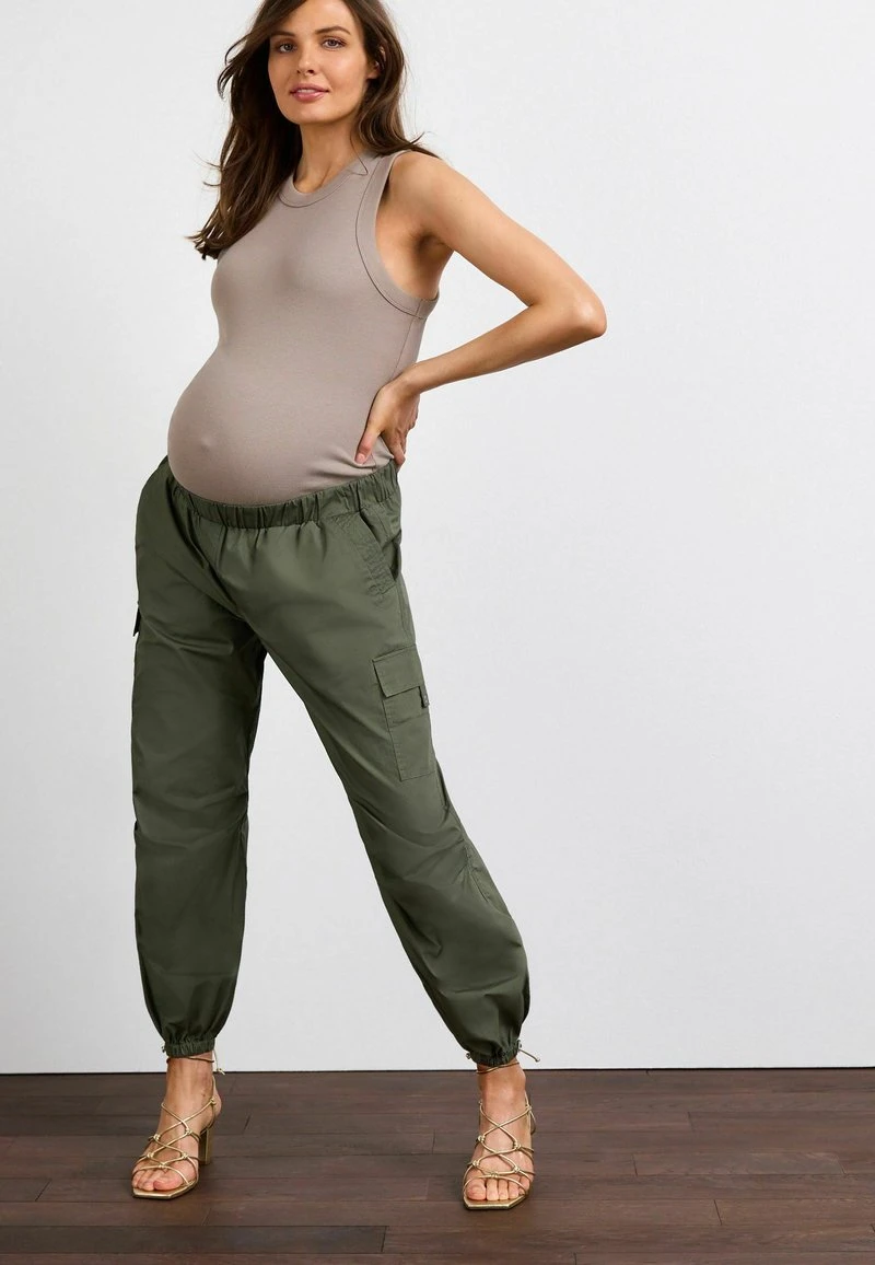 MATERNITY UTILITY - Cargohose - khaki green Next MATERNITY UTILITY - Cargohose - Khaki Green -Bekleidungsgeschäft e831981a60b547f1a9851fd2230ca5c9
