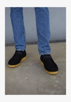 Clarks Originals WALLABEE - Sportlicher Schnürer - Black Vegan 2 Clarks Originals WALLABEE - Sportlicher Schnürer - Black Vegan -Bekleidungsgeschäft eff8b1b477bc48f98b3fe5041f06f615