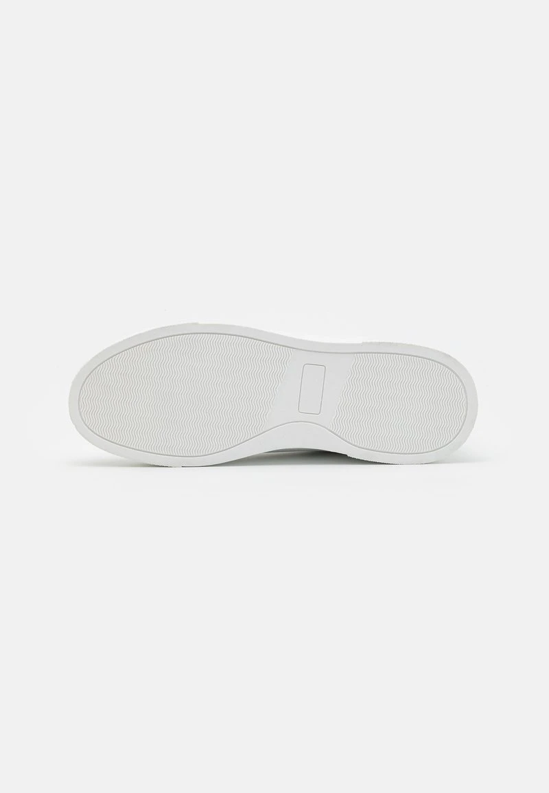 UNISEX - Sneaker low - white Pier One UNISEX - Sneaker Low - White -Bekleidungsgeschäft f8e8249702ff4ae595b1f702a4c7b8c5