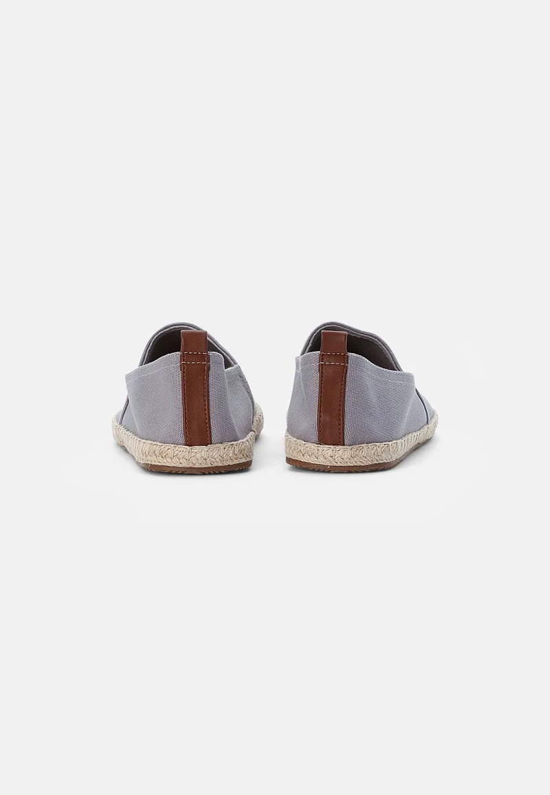 RENA ESPADRILLE UNISEX - Espadrille - light grey Pier One RENA ESPADRILLE UNISEX - Espadrille - Light Grey -Bekleidungsgeschäft fe23b761b30844ac92e7eccfef327beb